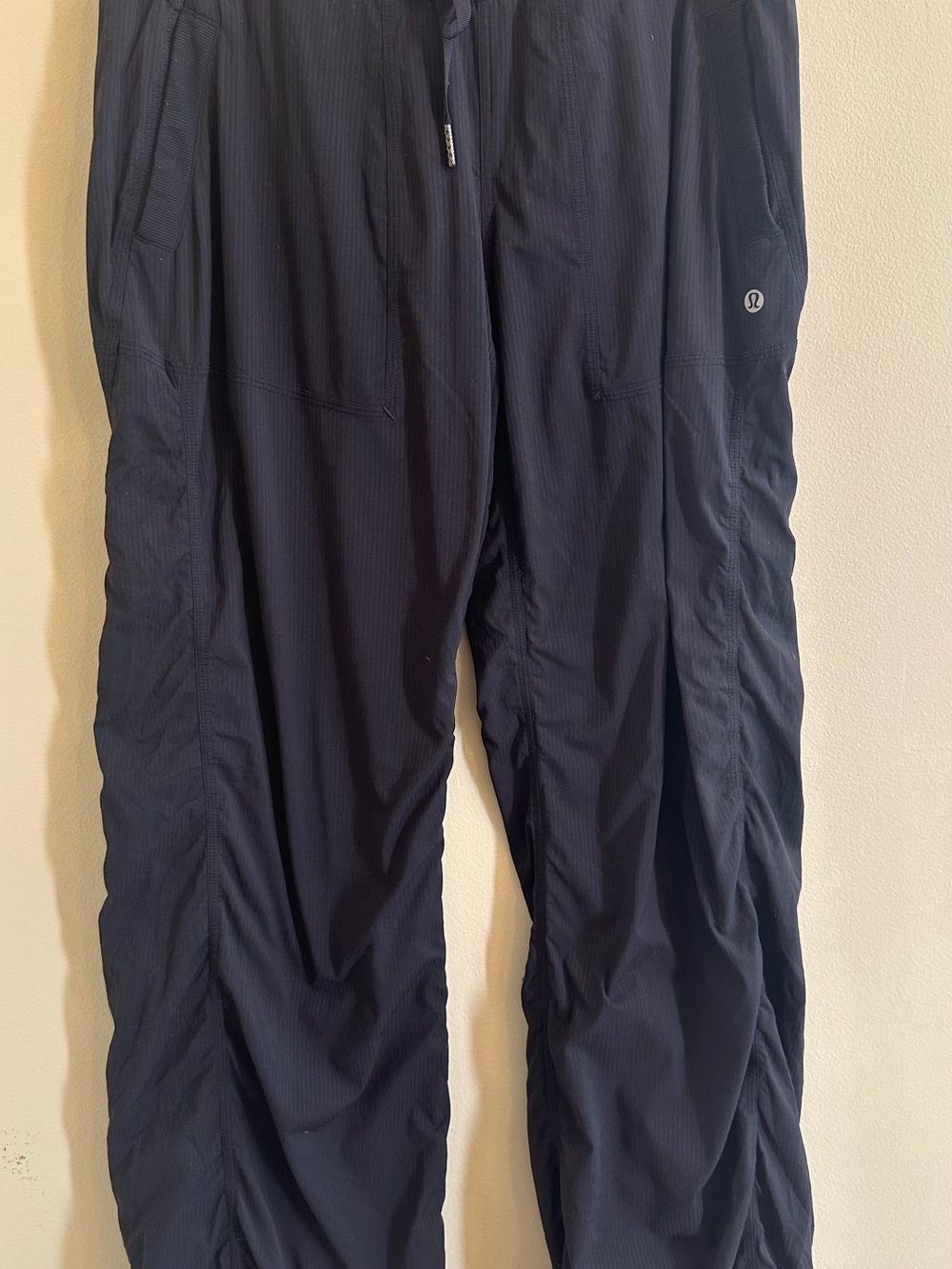 Lululemon Dance Studio Jogger Pants Black Size 8 Mid-Rise Lightweight Athleisure - Picture 2 of 6